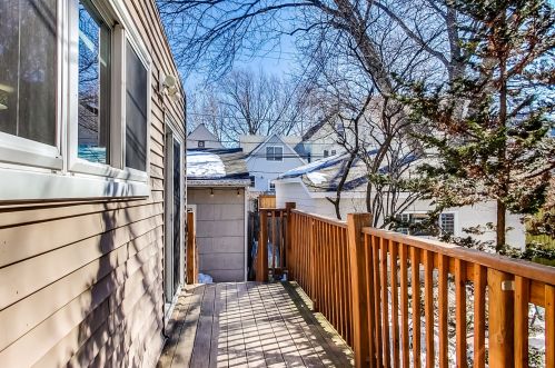 3823 Ravenswood Ave, Chicago IL 60660-2320 exterior