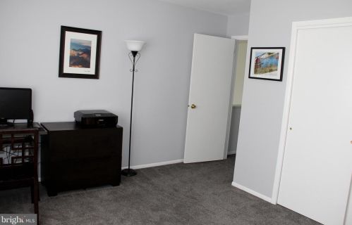 6 Rebecca Ct, Trenton NJ 08628-3339 exterior