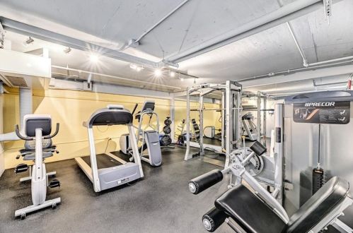 311 5th St, Austin TX 78701-2997 exterior