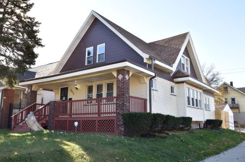 2877 36th St, Milwaukee, WI 53210-1925