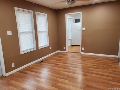 18033 Hanna St, Melvindale MI  48122-1422 exterior