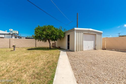 8301 28th Dr, Phoenix AZ 85051-8464 exterior