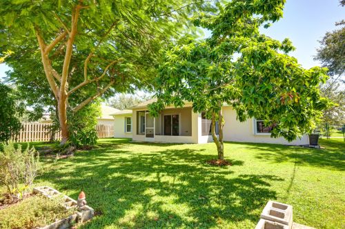 2098 Pruitt St, Fort Pierce FL 34953-5732 exterior