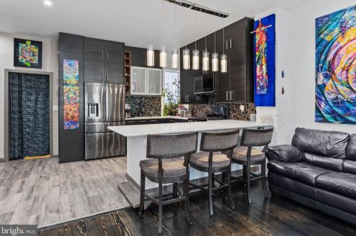 703 6 St, Philadelphia PA 19140-2539 exterior