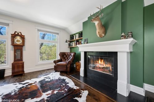 1733 Hoyne Ave, Chicago IL 60647-5541 exterior