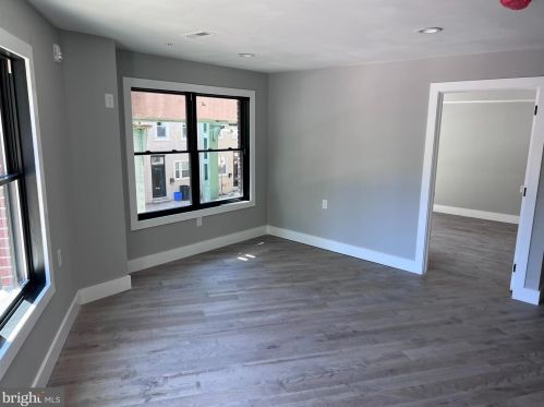 114 Cotton St, Philadelphia, PA 19127-1502