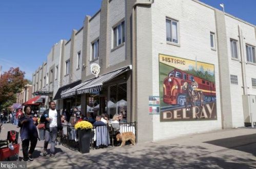 2602 Commonwealth Ave, Alexandria VA 22305-2526 exterior