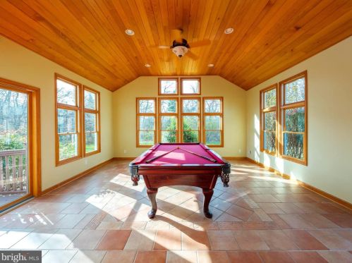 2009 Carmel Dr, Jamison PA 18929-1438 exterior