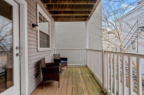 275 2nd St, Boston MA 02127-1220 exterior