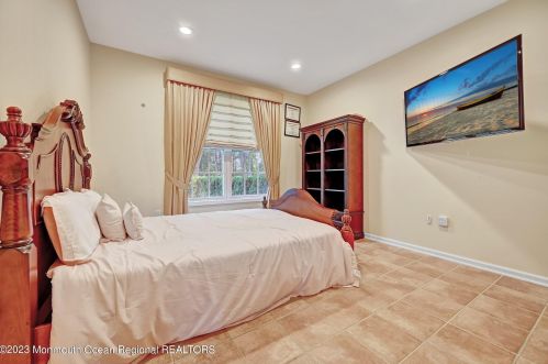 17 Monticello Ct, Morganville NJ 07751-4162 exterior