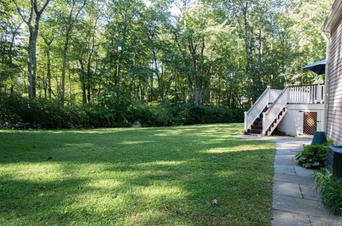 37 Dudley Rd, Wilton CT 06897-3508 exterior