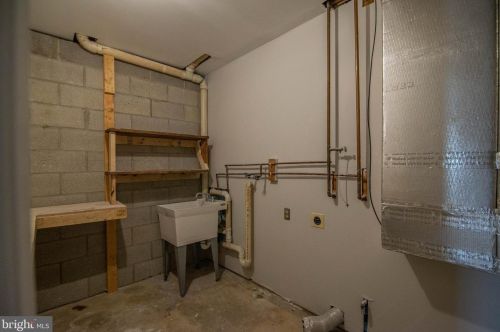 325 Columbus Ave, Littlestown PA 17340-1533 exterior