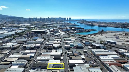 1734 Kahai St, Honolulu HI 96819-3913 exterior