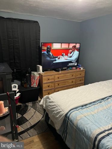 421 Gdn Ave, Camden NJ 08109-1481 exterior