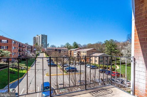 5933 Quantrell Ave, Alexandria VA 22312-2727 exterior