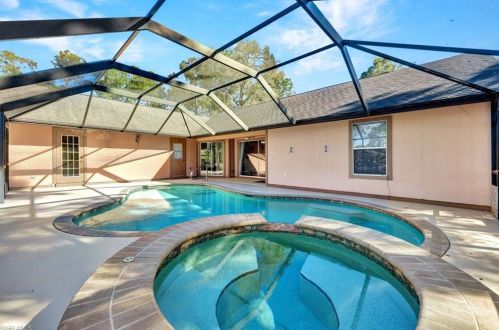 825 23 St, Naples FL 34120-1830 exterior