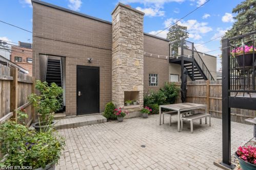 1419 Oakdale Ave, Chicago IL 60657-4118 exterior