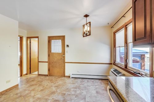 8336 Berwyn Ave, Chicago IL 60656-1430 exterior