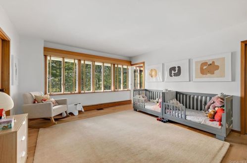 9 Fox Run, Armonk NY 10504-1011 exterior