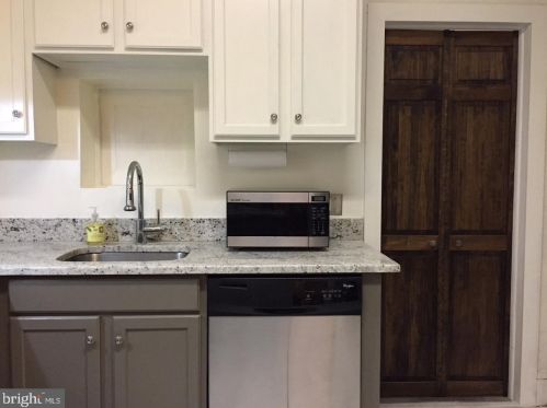 405 Fairmount Ave, Philadelphia PA 19123-2809 exterior