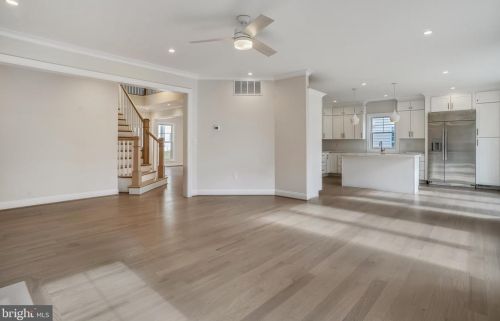 6811 Dillon Ave, Mc Lean VA 22101-4401 exterior