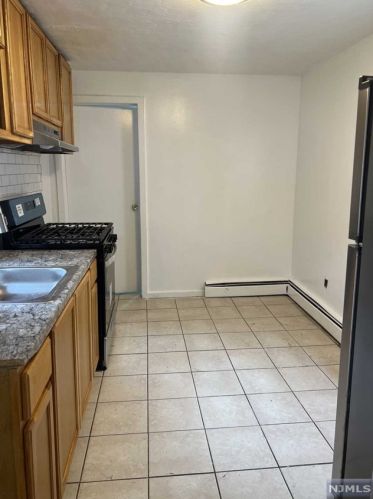 166 16th Ave, Paterson NJ  07501-2329 exterior