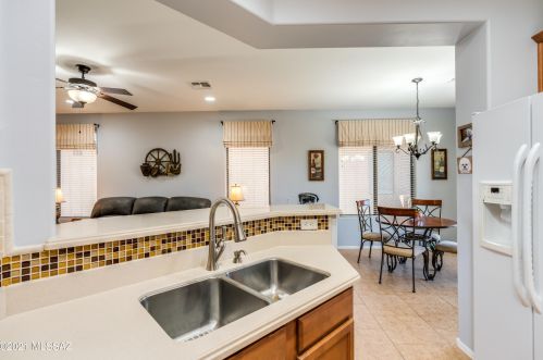 589 Rugged Cyn Dr, Green Valley AZ 85614-6188 exterior