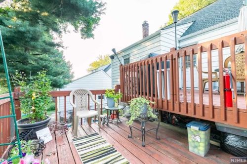 40 Jefferson Ave, Hasbrouck Heights NJ 07604-1209 exterior