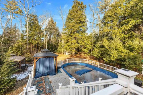 102 Bog Rd, Concord NH 03303-1008 exterior