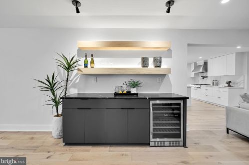 4624 Asbury Pl, Washington DC  20016-4325 exterior