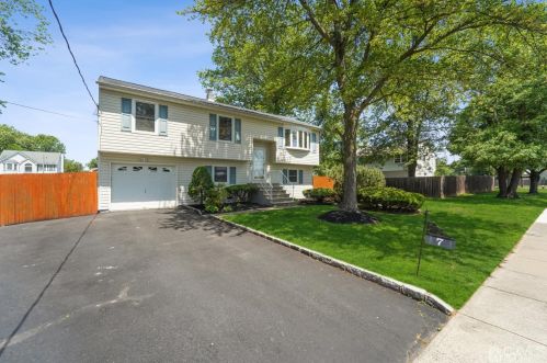 7 Gibson St, Piscataway, NJ 08854-2128