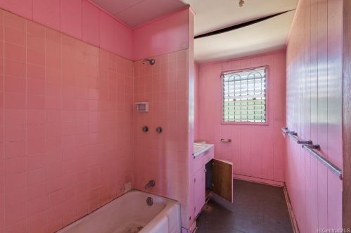 1428 Pua Ln, Honolulu HI 96817-3536 exterior