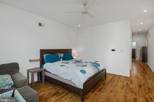 2106 Ellsworth St, Philadelphia PA 19146-2419 exterior