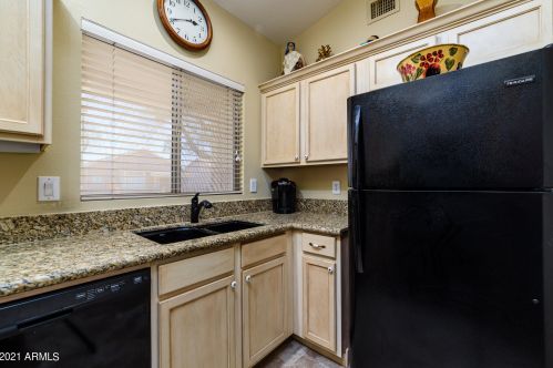 1863 Peach Tree Dr, Chandler AZ 85249-8917 exterior