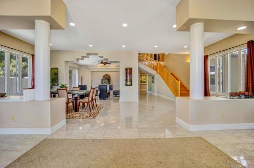 743 Ahukini St, Honolulu HI 96825-2426 exterior