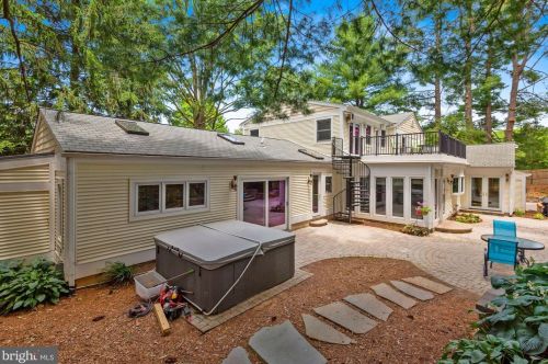 9 Bethayres Ct, Rockville MD 20855-2020 exterior