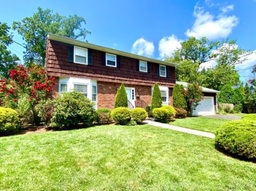 71 Home St, Metuchen, NJ 08840-2408