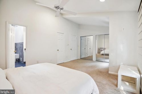 6036 Loganwood Dr, Rockville MD 20852-3459 exterior