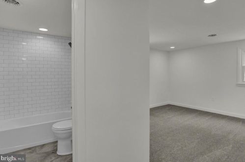 942 Grosstown Rd, Pottstown PA 19464-6123 exterior