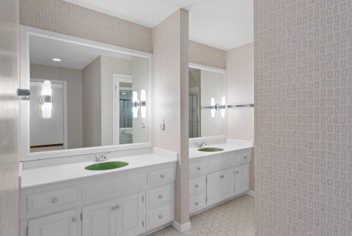 9555 Range Line Rd, Milwaukee WI 53209-2619 exterior