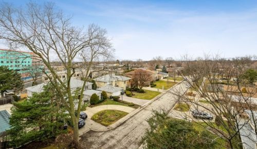 7201 Lincoln Ave, Chicago IL  60712-1821 exterior