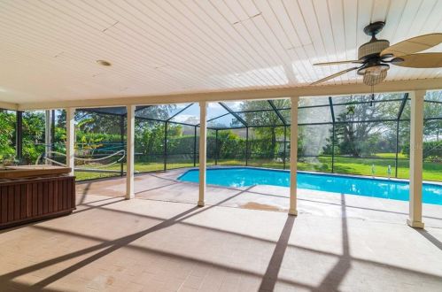 4302 Middle Lk Dr, Tampa FL 33624-3411 exterior