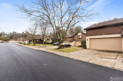 352 Sayre Dr, Princeton, NJ 08540-5841