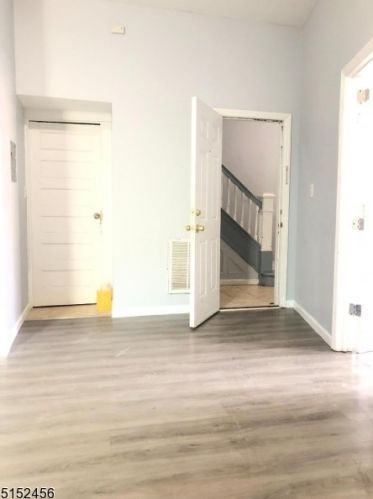 116 Scheerer Ave, Newark NJ  07112-2114 exterior