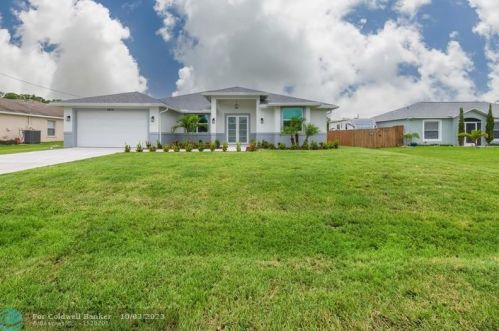 2470 Webster Ln, Fort Pierce FL 34953-5751 exterior