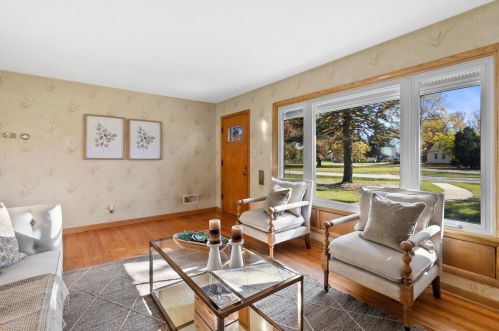 5193 Tuckaway Dr, Milwaukee WI 53221-3743 exterior