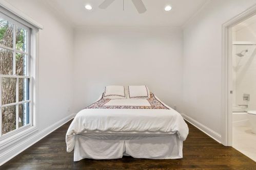 2853 Fondren Dr, Dallas TX 75205-1911 exterior