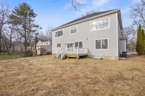 95 Irving Ave, Livingston NJ  07039-2947 exterior