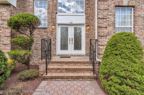 100 Serpentine Dr, Morganville NJ 07751-1400 exterior