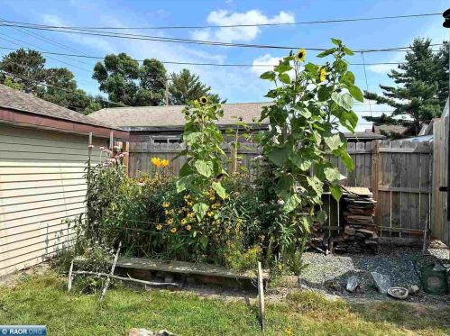 1 Conan St, Ely MN 55731-1238 exterior